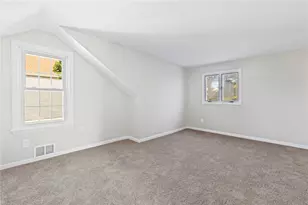 245 Hughes Ave, Pawtucket, RI 02861 - Photo 20