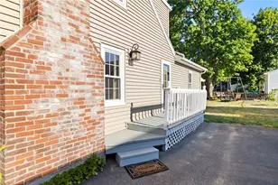 245 Hughes Ave, Pawtucket, RI 02861 - Photo 30