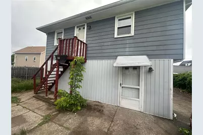 39 Locust Street, Pawtucket, RI 02860 - Photo 4
