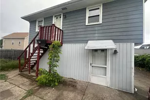 39 Locust St, Pawtucket, RI 02860 - Photo 4