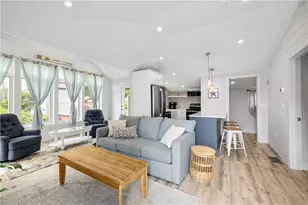 39 Edwards Ave, South Kingstown, RI 02879 - Photo 10