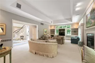 7 Oak Tree Ln, Cranston, RI 02920 - Photo 4