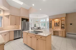 7 Oak Tree Ln, Cranston, RI 02920 - Photo 10
