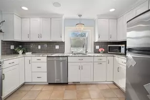 67 Plantation Dr, Cranston, RI 02920 - Photo 8