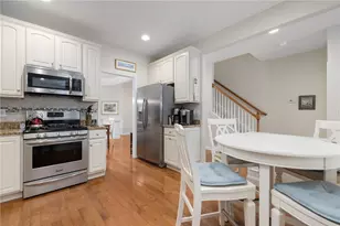 132 Camden Ct, South Kingstown, RI 02879 - Photo 12