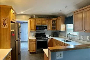 88 Glenbrook Rd, Warwick, RI 02889 - Photo 8