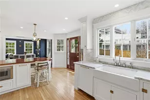 2269 E Main Rd, Portsmouth, RI 02871 - Photo 12