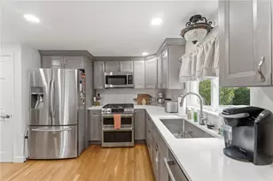 81 Mt View Dr, Cranston, RI 02920 - Photo 8