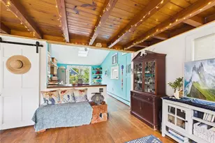 36 Maple St, South Kingstown, RI 02879 - Photo 4