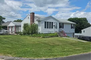 28 City View Pkwy, Johnston, RI 02919 - Photo 2