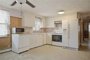 28 City View Pkwy, Johnston, RI 02919 - Photo 6