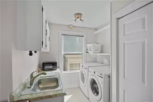 26 Franklin St, Newport, RI 02840 - Photo 26