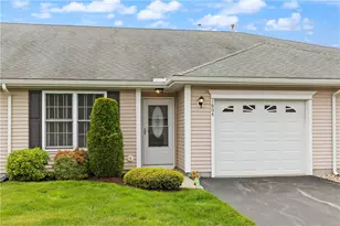 1604 Village Green Cir, Coventry, RI 02816 - Photo 4