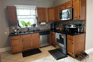 21 Washburn Ave, East Providence, RI 02916 - Photo 2