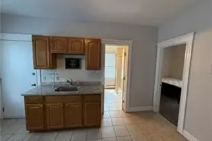 498 Broadway Ave, Providence, RI 02909 - Photo 4