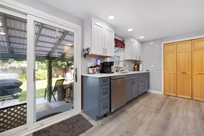 22 Mayfield Street, Pawtucket, RI 02861 - Photo 12