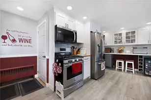22 Mayfield St, Pawtucket, RI 02861 - Photo 18