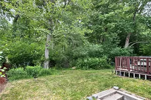 4 Wicks Ct, Warwick, RI 02886 - Photo 2