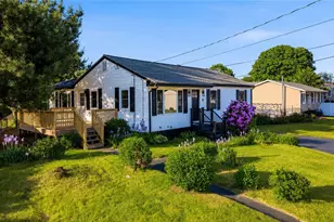 9 San Juan Dr, Bristol, RI 02809 - Photo 2