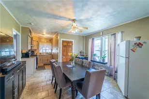 18 Dunnell Ave, Pawtucket, RI 02860 - Photo 4