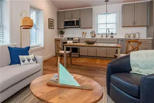 32 Exchange St, East Greenwich, RI 02818 - Photo 12