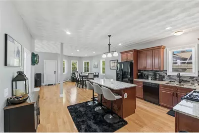 19 Curry Road, Cranston, RI 02920 - Photo 4