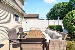 21 Euston Ave, Cranston, RI 02910 - Photo 34
