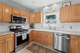 21 Euston Ave, Cranston, RI 02910 - Photo 12