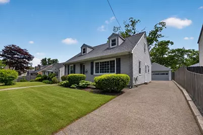82 Parkside Avenue, Pawtucket, RI 02861 - Photo 2
