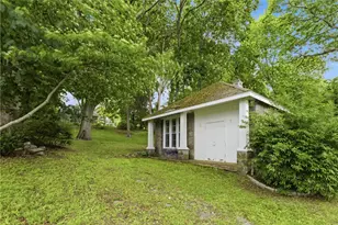 1660 Main Rd, Tiverton, RI 02878 - Photo 36