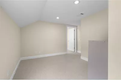 2695 Hartford Avenue, Johnston, RI 02919 - Photo 32