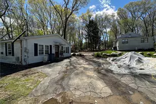 8 Buona Vista Ave, Johnston, RI 02919 - Photo 4