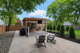 143 Endicott Dr, Warwick, RI 02886 - Photo 20