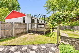 71 Plymouth St, Cranston, RI 02920 - Photo 30