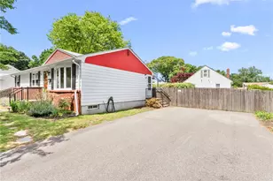 71 Plymouth St, Cranston, RI 02920 - Photo 4