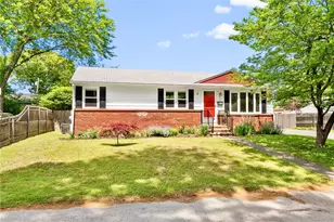 71 Plymouth St, Cranston, RI 02920 - Photo 2