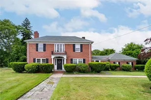 873 Warwick Ave, Warwick, RI 02888 - Photo 1