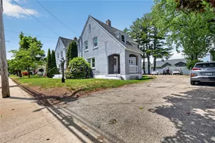 520 Providence St, West Warwick, RI 02893 - Photo 4