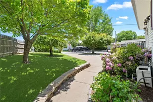 28 Fairview Ave, Cumberland, RI 02864 - Photo 6