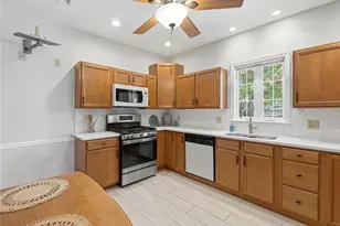 28 Fairview Ave, Cumberland, RI 02864 - Photo 10