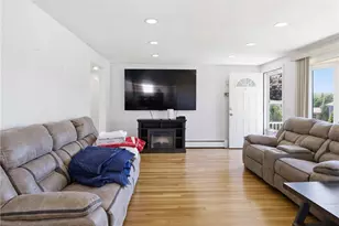 39 Salem Ave, Cranston, RI 02920 - Photo 4