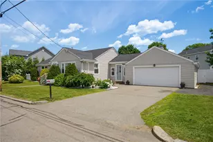377 Kenyon Ave, Pawtucket, RI 02861 - Photo 2