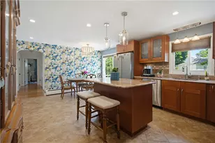 377 Kenyon Ave, Pawtucket, RI 02861 - Photo 6