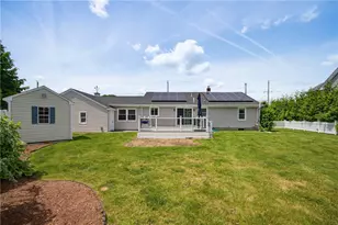 377 Kenyon Ave, Pawtucket, RI 02861 - Photo 30