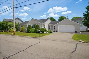377 Kenyon Ave, Pawtucket, RI 02861 - Photo 32