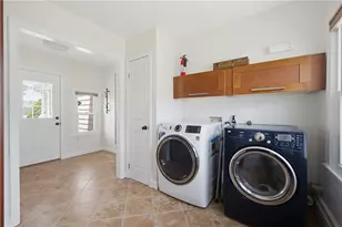 377 Kenyon Ave, Pawtucket, RI 02861 - Photo 10