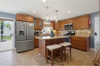 377 Kenyon Avenue, Pawtucket, RI 02861 - Photo 4