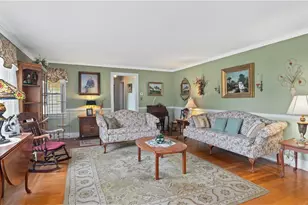 14 Barnes St, Smithfield, RI 02828 - Photo 8