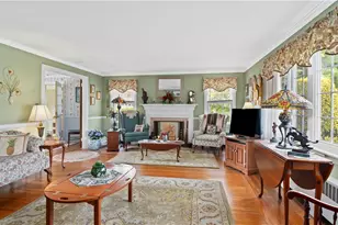 14 Barnes St, Smithfield, RI 02828 - Photo 6