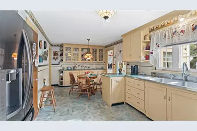 14 Barnes Street, Smithfield, RI 02828 - Photo 12